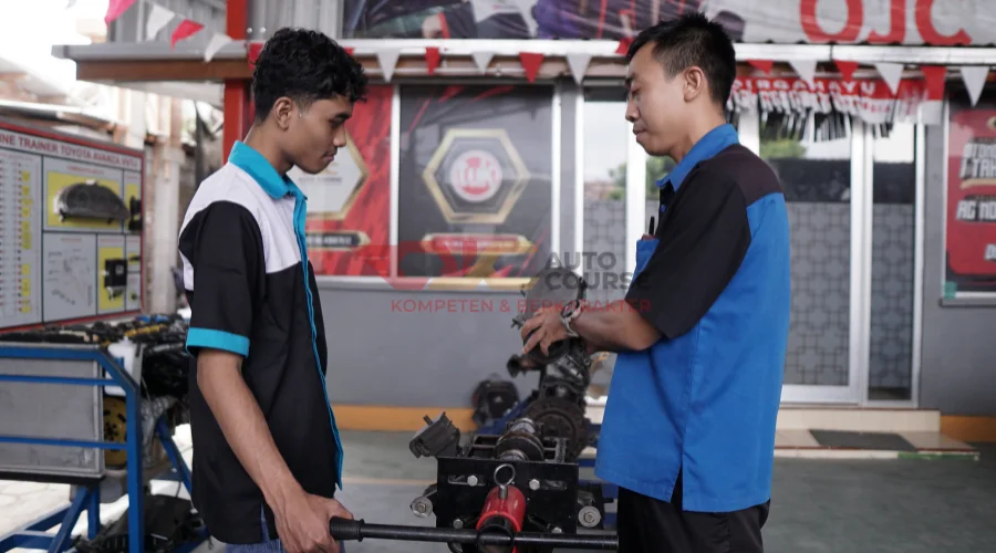 Masa Depan Mekanik: Menyelami Dunia SMK Otomotif di Era Kendaraan Listrik